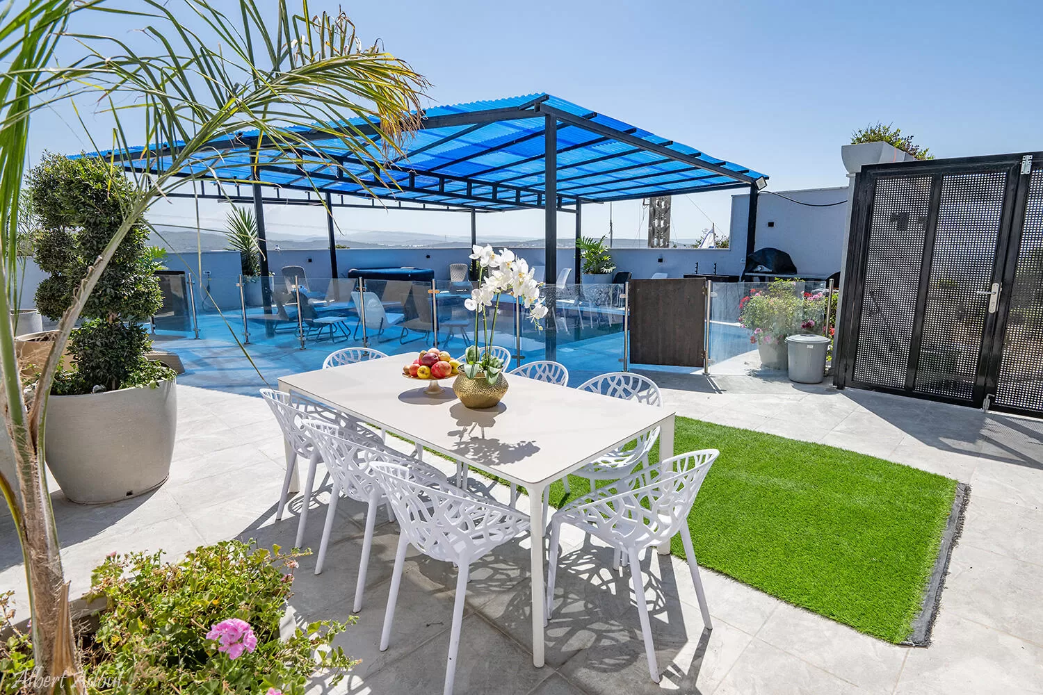An outdoor complex includes a pool and jacuzzi, and a dining area - Villa Odette, Zareit, Western Galilee