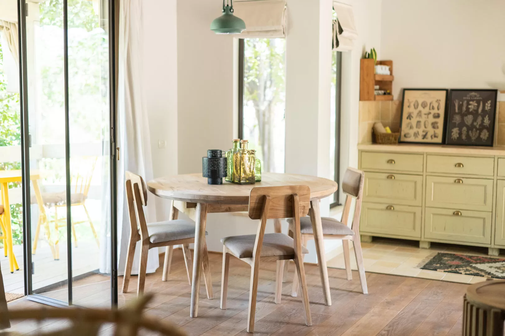 Decorated dining area - Ramot Estate, Ramot, Sea of Galilee Area