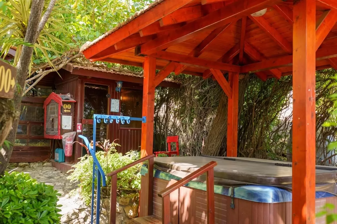 Indoor spa jacuzzi suitable for eight bathers - Villa Tehila-Couples Boutique Hotel, Rosh Pina, Upper Galilee