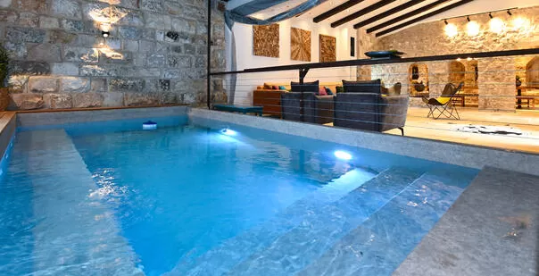 The villa has a heated indoor pool, with easy access - Confita-Villa Batika, Safed, Upper Galilee