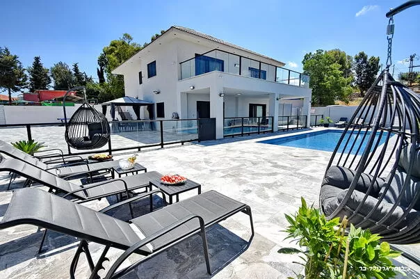 A large villa with a private pool in front of an impressive Galilean view - Villa Maasai, Dalton, Upper Galilee