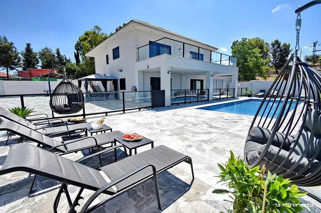 A large villa with a private pool in front of an impressive Galilean view - Villa Maasai, Dalton, Upper Galilee