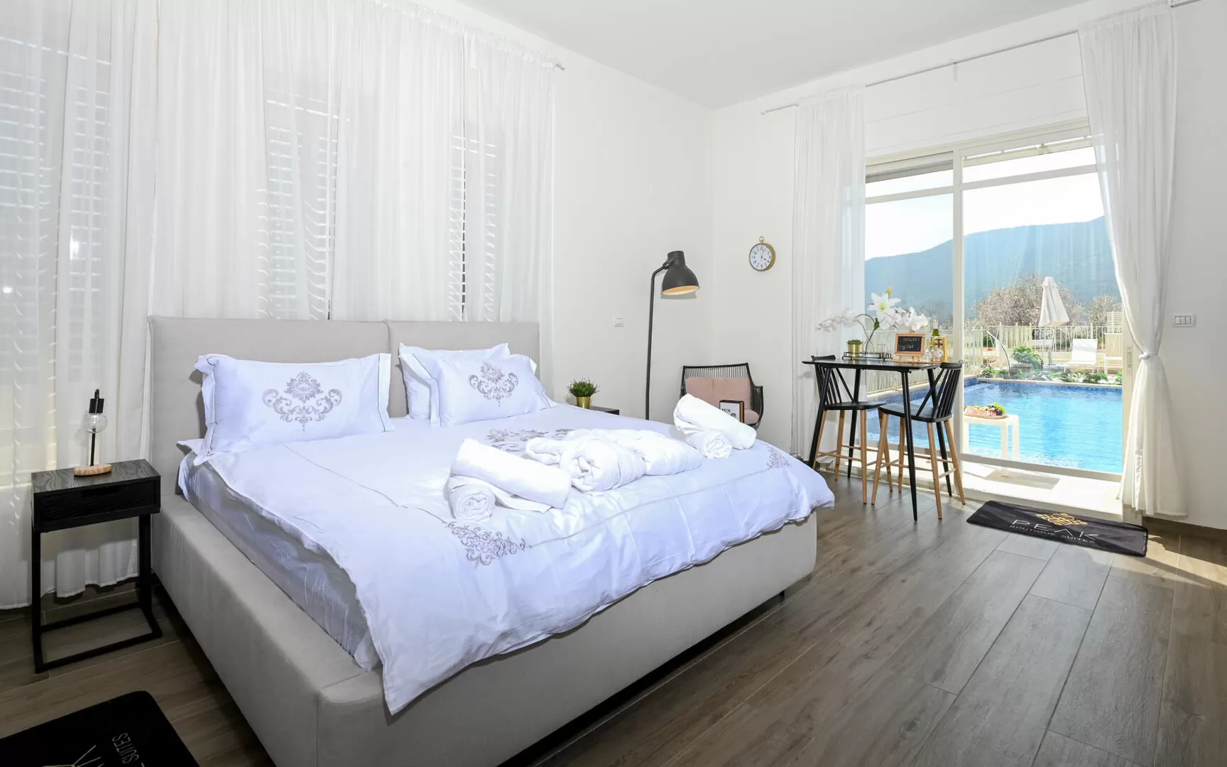 The suites are designed in a meticulous and pleasant modern style - Peak Suites, Safsufa - Kfar Hoshan, Upper Galilee
