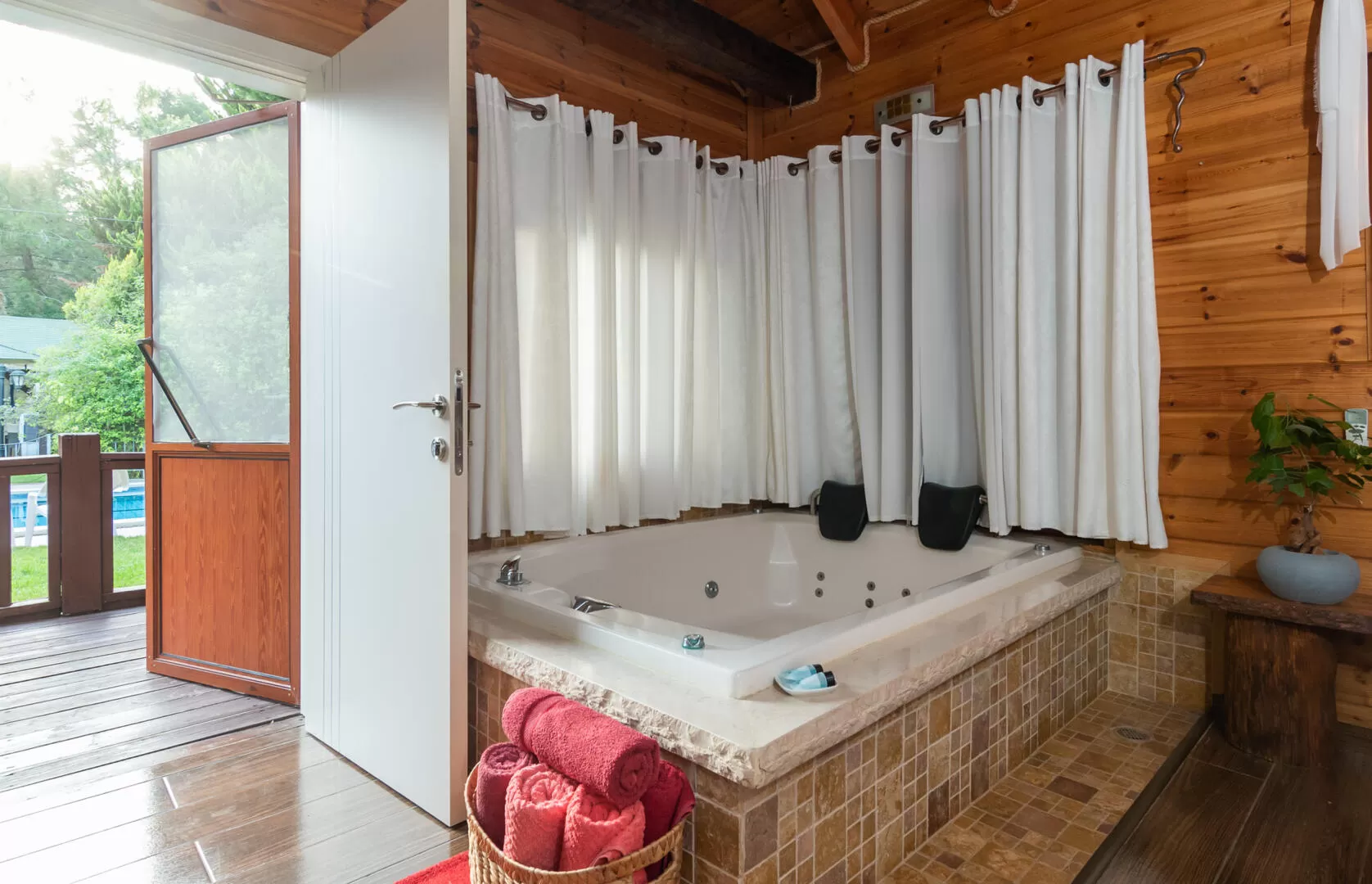 A double jacuzzi in each cabin - Biktot Gabi Bektseh Haya'ar, Shafer, Upper Galilee