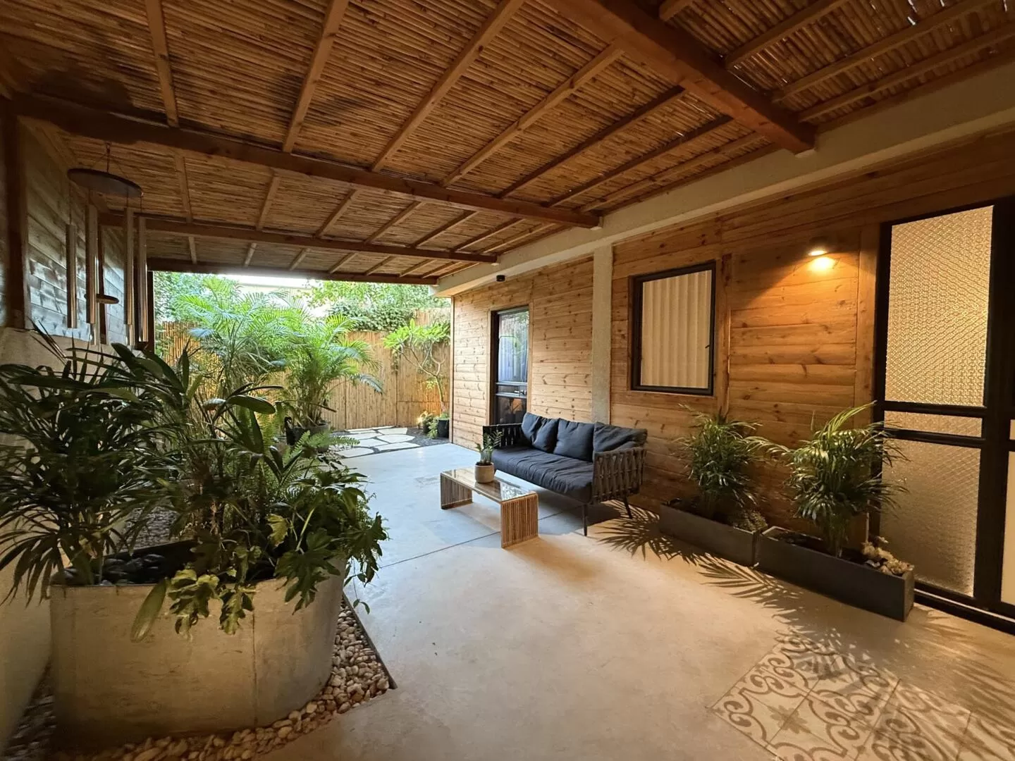 Sera Suites, Merhavia