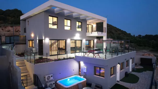 צימרים עם בריכה מחוממת ביריה: ההמלצות שלנו לשנת 2026 - הבית בחזון