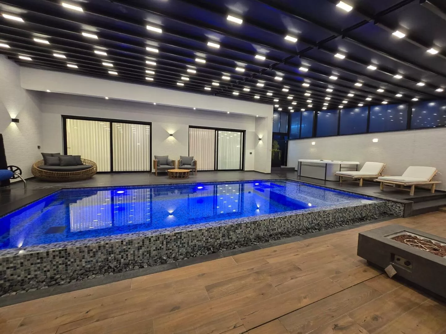 Cameo Suite, Dalton