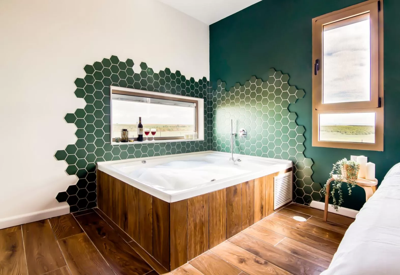 Jacuzzi pampering bedside in boutique 1 - Boutique Lasadot, Sde Zvi, Northern Negev