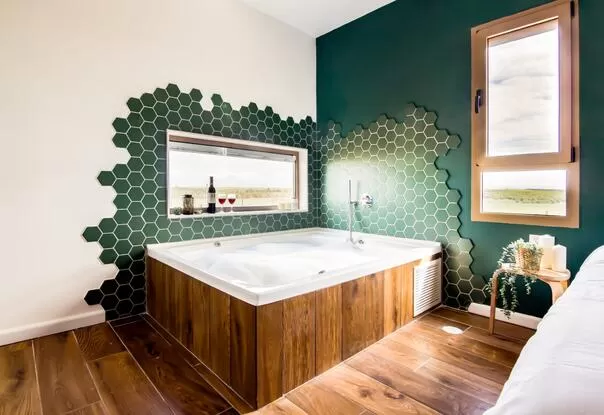 Jacuzzi pampering bedside in boutique 1 - Boutique Lasadot, Sde Zvi, Northern Negev