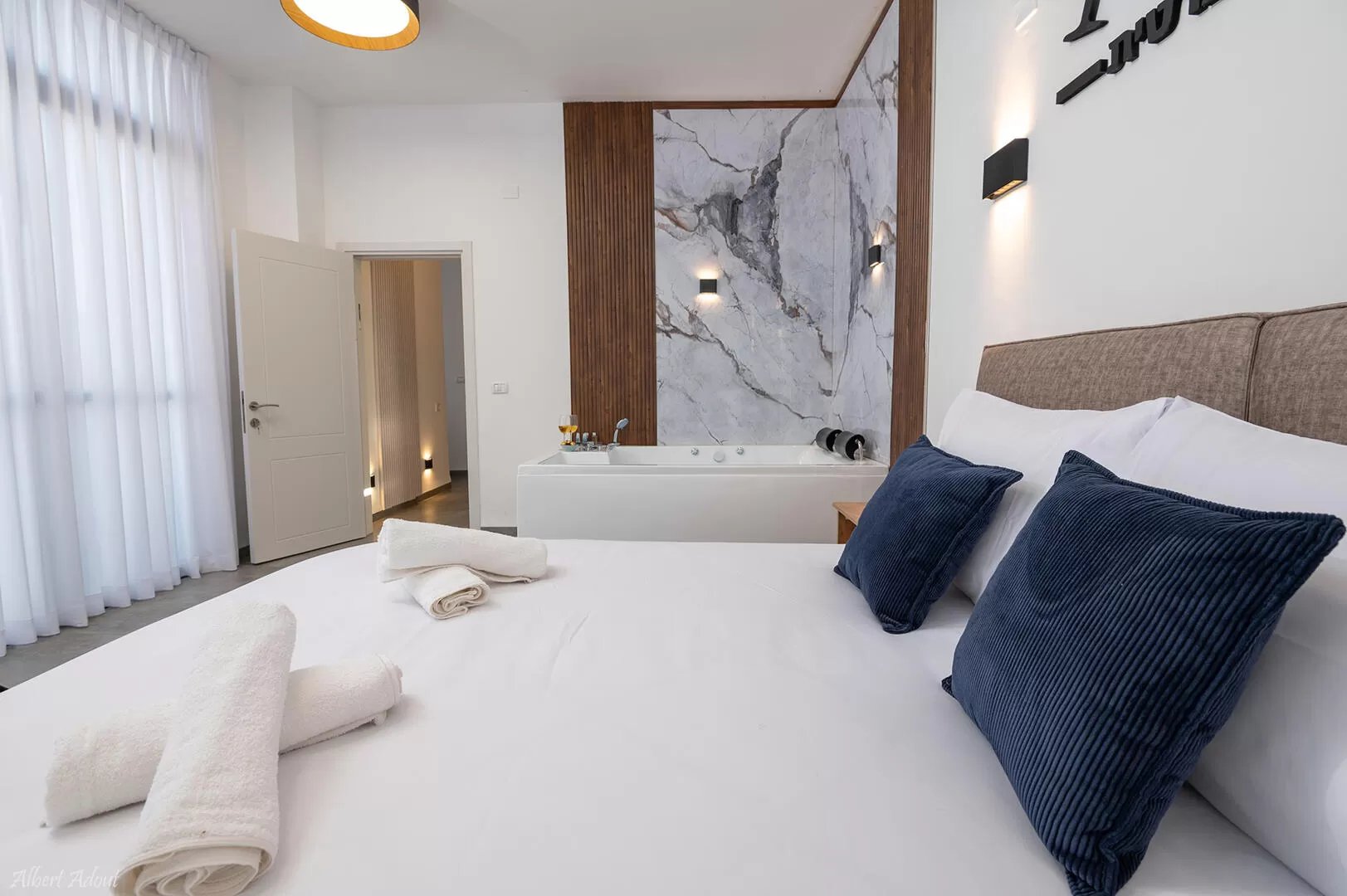 Salut Luxury Suite, Dalton