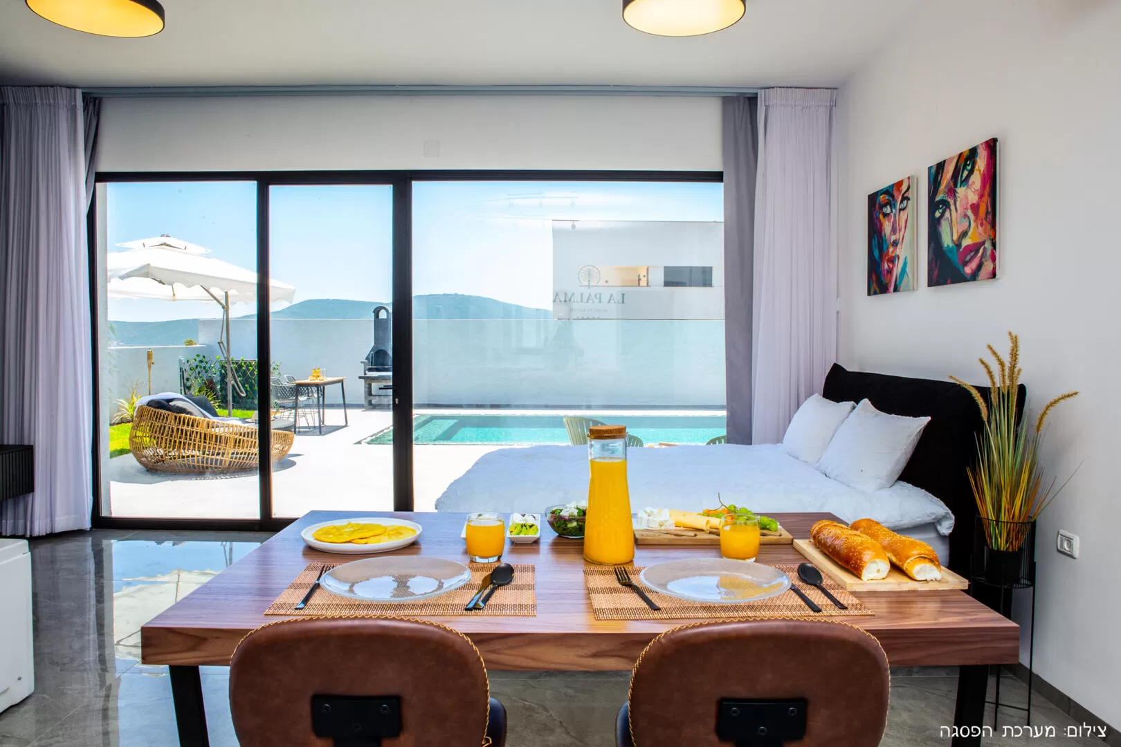 The suites are built as a spa with a double bed that overlooks the pool