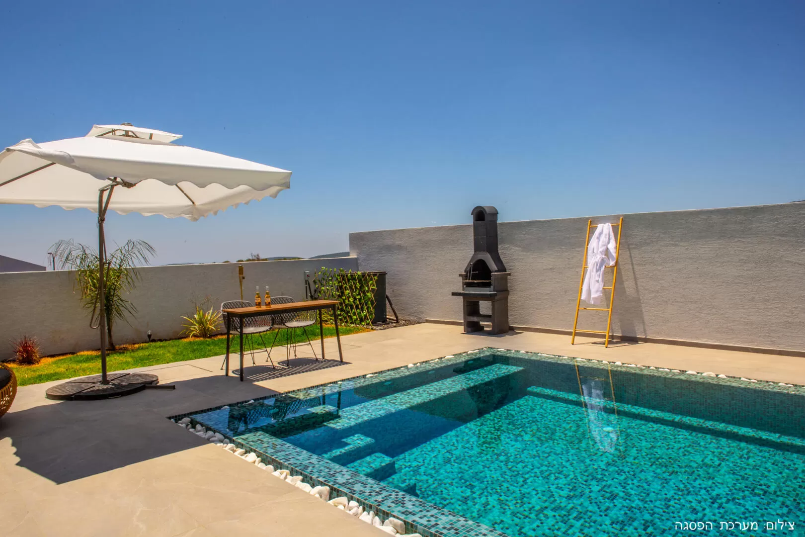 Two suites for couples only with a super inviting pool, heated all year round - La Palma, Dalton, Upper Galilee