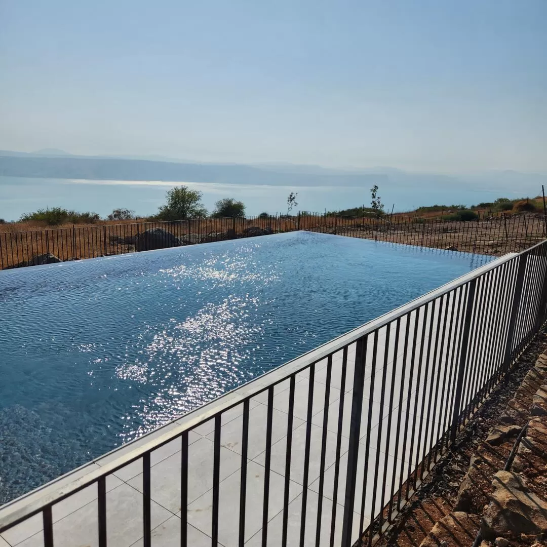 A private heated pool on the first line to Kinneret - Aluma-Verdalo, Givat Yoav, The Golan Heights and the Hermon