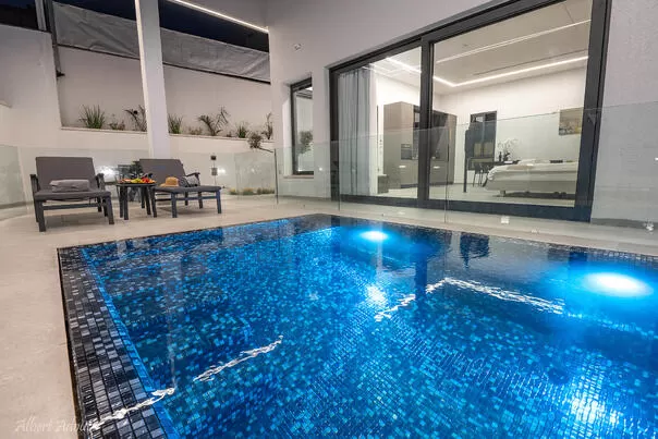 אחוזת סחלב בכפר ורדים: מה חשוב לדעת לפני שמזמינים? | הפסגה - צימר בצפון - אסטאר