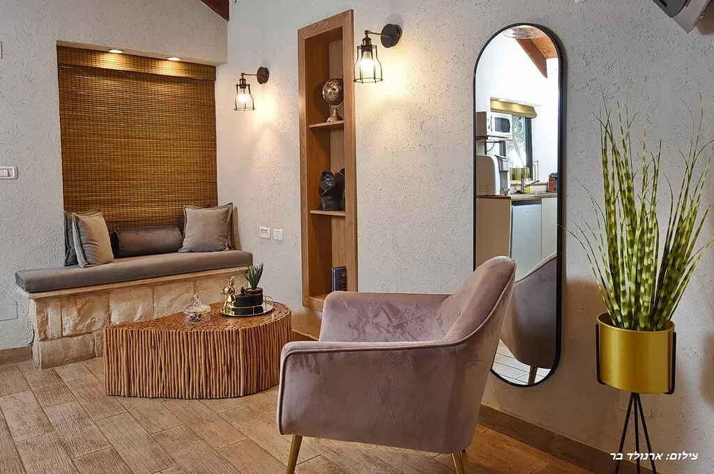 Careful and pleasant interior design in the suite space - Francine, Ein Ya'akov, Western Galilee