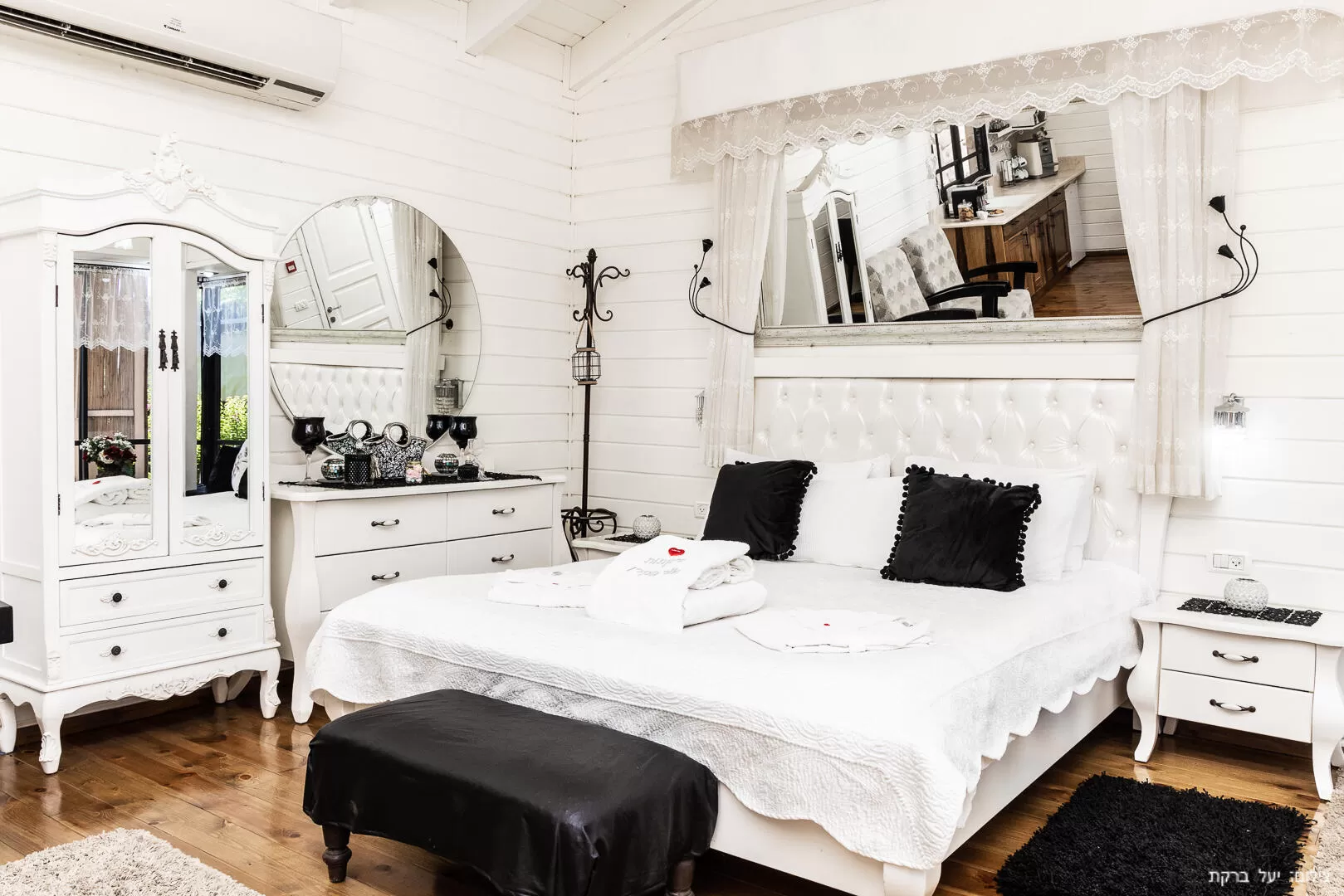 Or suite - in elegant white shades - Or Hakeren, Had Nes, The Golan Heights and the Hermon