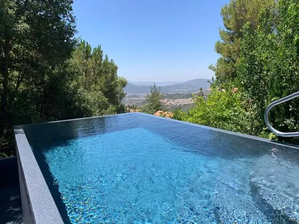 הסוויטה של הגר - לזוגות בלבד במנות: מה חשוב לדעת לפני שמזמינים? | הפסגה - צימר בצפון - נעימת החליל - לזוגות בלבד