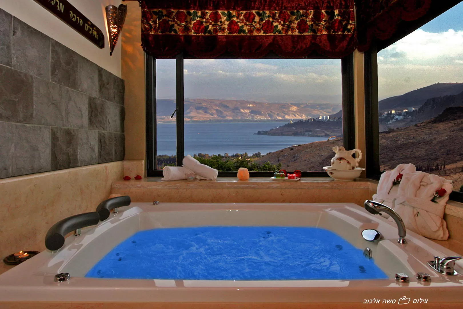 Ayelet Ahavim has 3 cabins for couples or families overlooking the Kinneret view - Ayelet Ahavim, Levanim, Sea of Galilee Area
