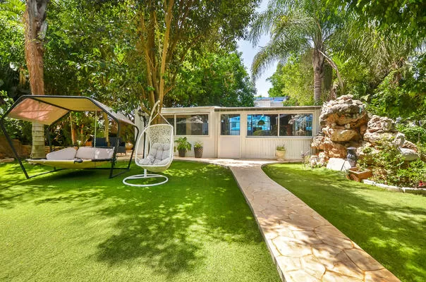 In the common area there is a fully equipped kitchen, games for children, a ping pong table and more - Achuzat Regei Kesem, Goren, Western Galilee