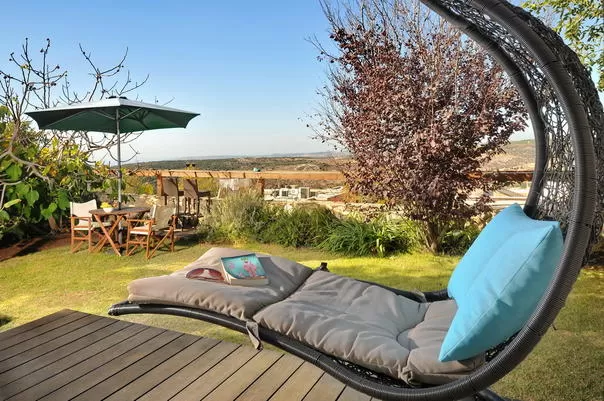 צימרים עם בריכה פרטית בכפר ורדים: ההמלצות שלנו לשנת 2026 - אחוזת ואן גוך - Van Gogh Estate- לזוגות בלבד צימרים עם בריכה פרטית בכפר ורדים: ההמלצות שלנו לשנת 2026 - אחוזת ואן גוך - Van Gogh Estate- לזוגות בלבד