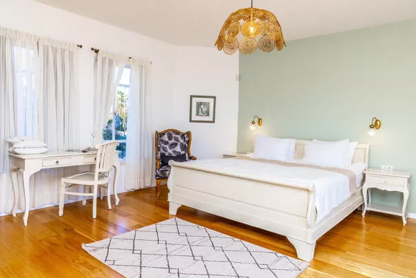 In the sleeping area, a king-size double bed with an orthopedic mattress - Ahuzat Yasmin, Rosh Pina, Upper Galilee