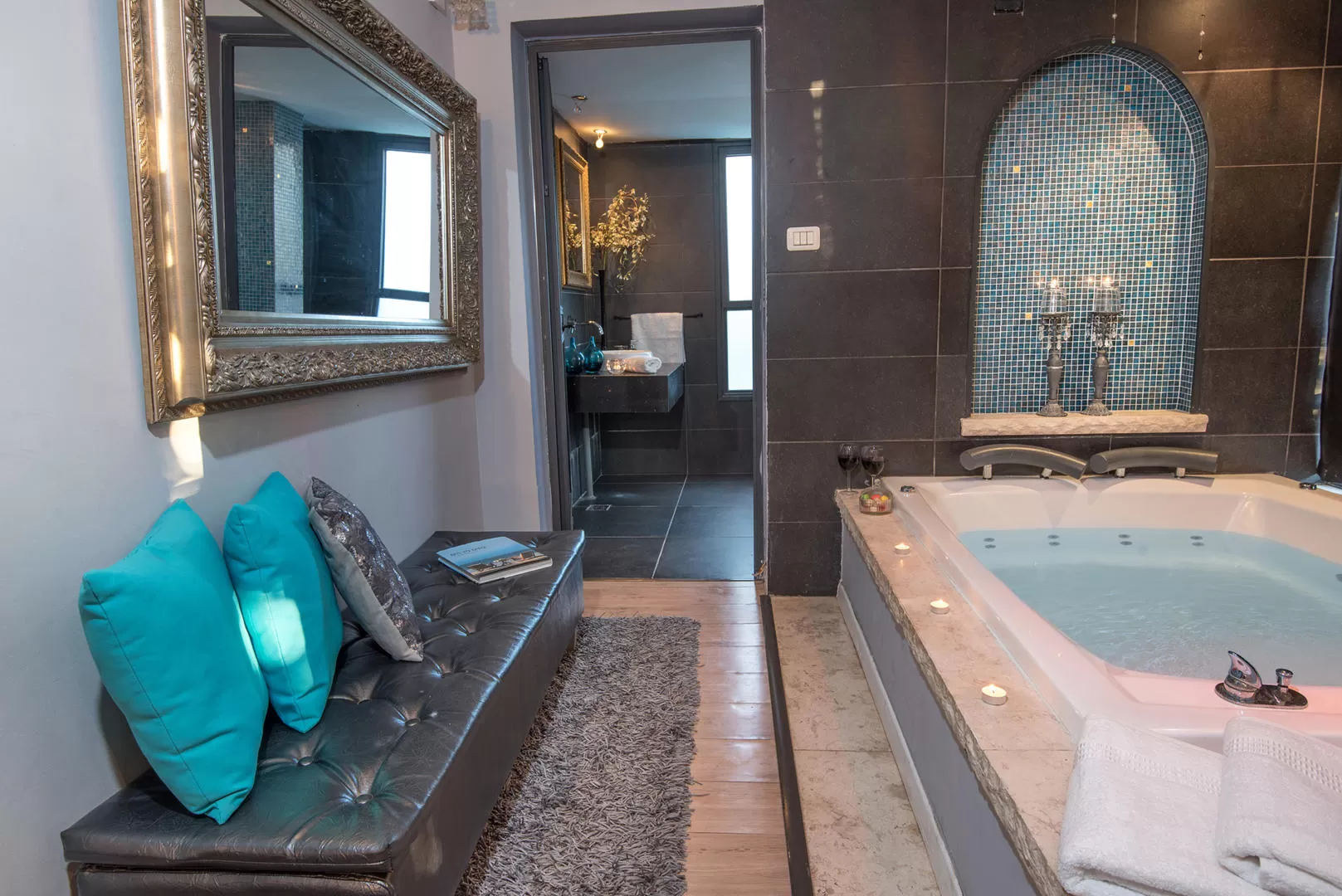 Champagne Boutique Estates, Kfar Varedim