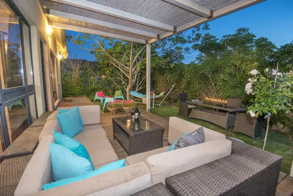 Champagne Boutique Estates, Kfar Varedim