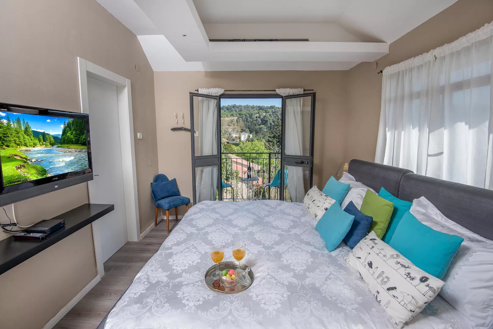 Champagne Boutique Estates, Kfar Varedim