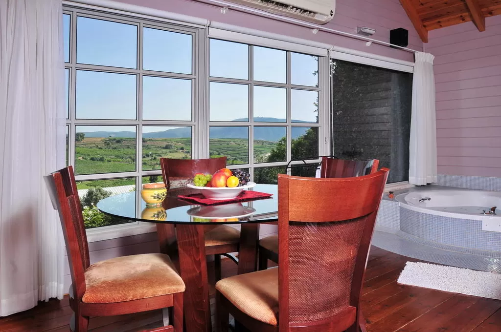 Eat a delicious breakfast in front of the open view without leaving the room - Agada Bekerem couples only, Kerem Ben Zamra, Upper Galilee