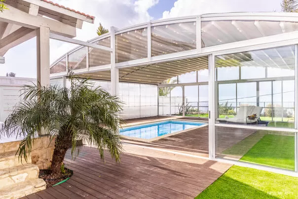 Gad Estate couples only, Ein Ya'akov