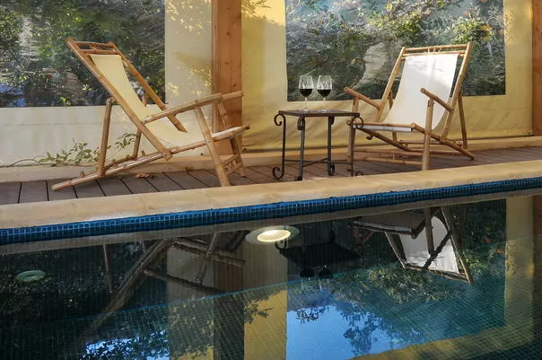 Han Smadar couples only, Zichron Yaakov