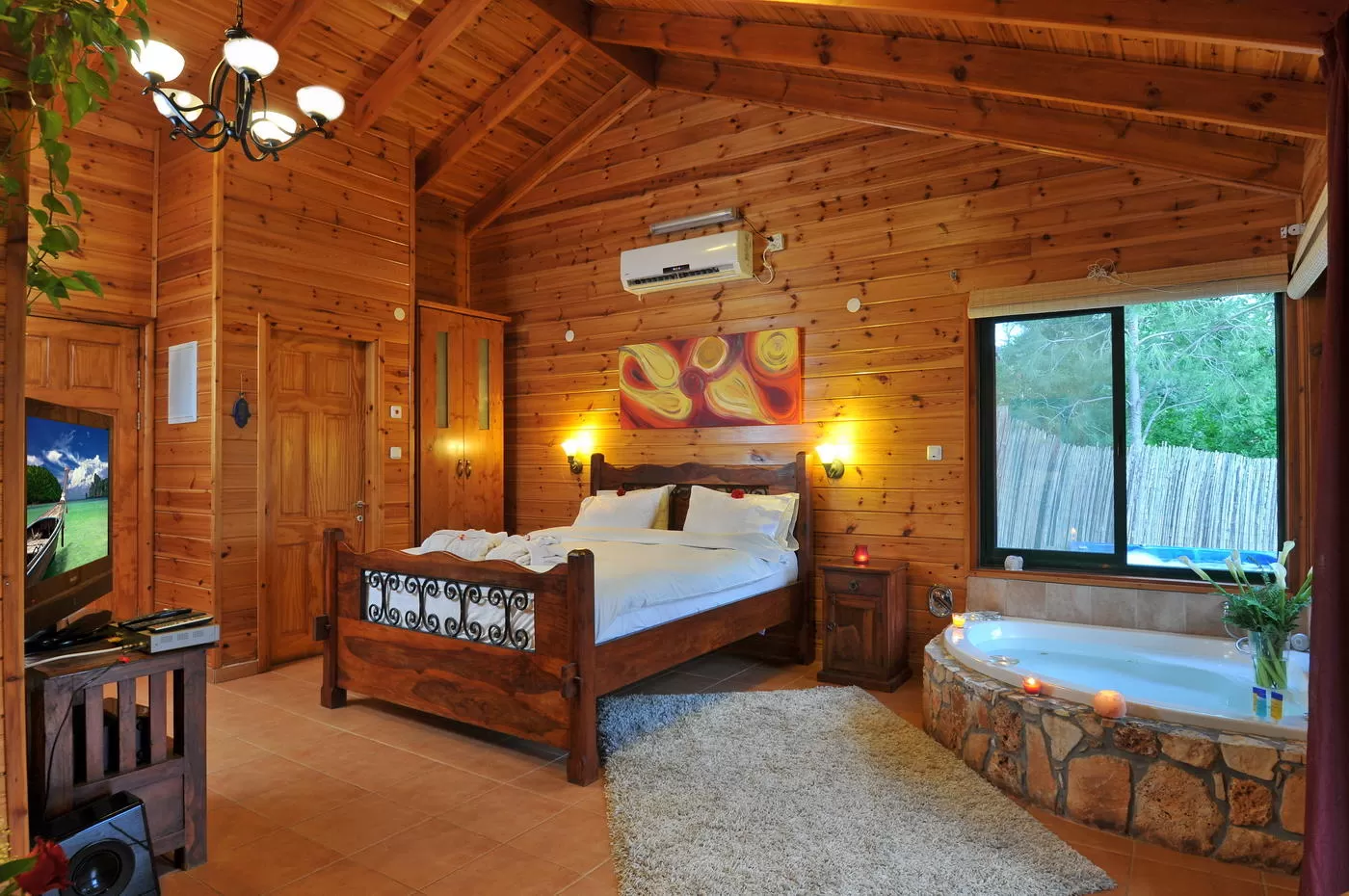 Romantic and warm sleeping area - Ahava Galilit Biktat Oranim, Amirim, Upper Galilee